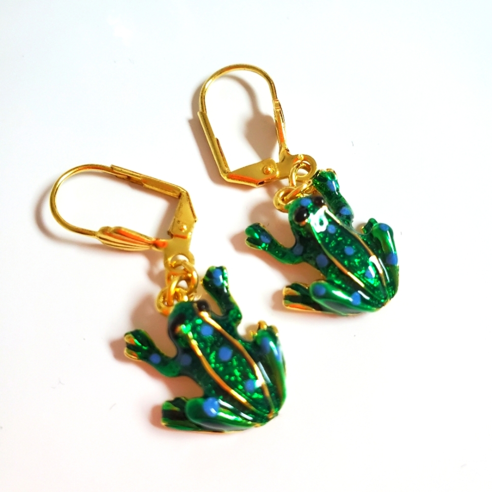 Dangling frog earrings